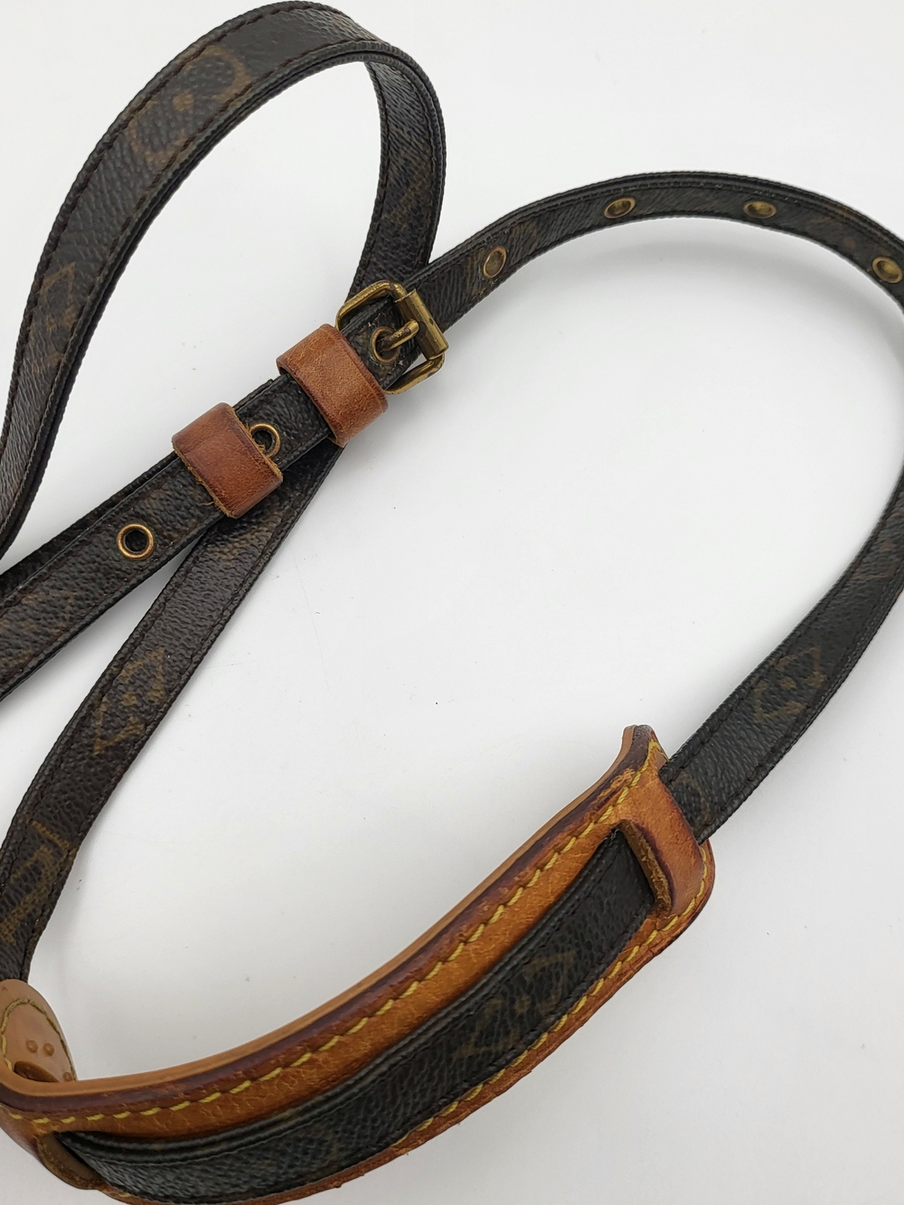 LOUIS VUITTON
Monogram Pochette Marly Bandouliere Crossbody..Authentic. - Picture 7 of 16